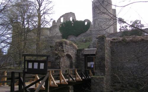 pusty_hrad_helfenburk.jpg